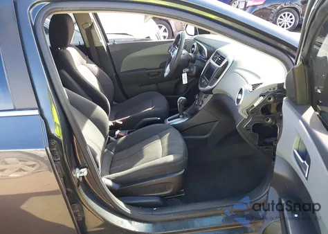 2020 Chevrolet Sonic Fwd Lt из США, поврежденный, VIN 1G1JD5SB5L4142774